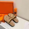 70% rabatt designer kvinnors lyxiga tofflor våren platt botten låg klack läder flip flops koreanska svart avslappnad och mångsidig för