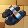 2022 Designer Luxury Sandals Waterfront Mule Sunbath Sliders Slide Sandal Rubber med en bred framrem som glider på platt flip FL6705119