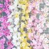 Faux Floral Greenery 18m 135 Cabeça de flor Artificial Sakura Rattan Silk Blossom Vine Slingers pendurados para DIY Decoração de parede do arco de casamento J220906