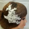 Cabeças de cabeceiras elegantes chapéus de casamento brancos/marfims e fascinadores para feminino para festas com acessórios líquidos aplicados com pente