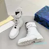 Designer Women Boots Genuina in pelle Spessa Spessa Spesso Flower Martin Boot Platform Middle Tach Autumn and Winter Shoes Times 35-42
