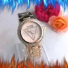 Triángulo de lujo Reloj clásico para mujer Diamantes Dial Anillo de bisel 34 mm Marca de moda Movimiento de cuarzo Reloj para mujer Reloj de pulsera resistente al agua de acero inoxidable