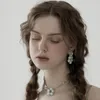 Catene Collana da donna con catena a clavicola con pendente a petalo di cristallo con fiore grande esagerato