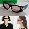 Vintage Square Rivet Sunglasses Gold metal mark Thick Occhiali For Women 1144 New Luxury Brand designer Travel party Sun Glasses Female 2022 green gem Shades men