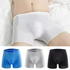 Mutande Slip boxer da uomo in seta di ghiaccio traslucido Colore puro Ultra-sottile Senza cuciture Estate Traspirante Vita media Moda e confortevole