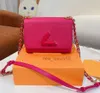 Designer-Taschen, Leder, V-Schloss, Damentaschen, schwarze Handtasche mit Klappe, luxuriöse Twist-Umhängetasche, Damen-Umhängetasche, rosa Tasche, klassische Tragetaschen, schwarze Geldbörsen