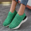 Par Casual Dress Shoe Man Designers Sneakers Woman Luxury Brand Sneaker Pool Kudde Comfort Mules Loafers Running Shoes Training Rubber Shoes