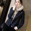 女性用ジャケットシックな短い格子縞の短い女性韓国スタイルスリムビッグサイズコートウールオフィスレディカジュアルバイカーコートヴィンテージアウトウェア220906