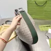 Новая сумка для полумесяца ретро -кросс -кузнецы сумки для полуанности женщины сумочки плеча с гвоздикой кошелек сцепление старое цветочное холст подлинный кожа регулируемый красный зеленый ремешок