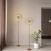 Lampadaires Simple Moderne Cristal Salon LED Lampe Étoilée Personnalité Nordique Pissenlit Chambre Chevet Soleil Fleur Table