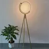 Stehlampen Moderne Led -Ecke Lampe Nordic Kreatives Design Schlafzimmer Studium Dekorative Villa Fußschalter Stativ vertikaler Leuchten