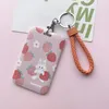 Titolari di carte Cartoon Pink Love Porta fragole Campus Student Badge Accesso al lavoro Copertura per cordino in plastica ABS anti-smarrimento