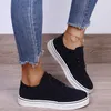 2022 Nya modekvinnor Flat Casual Shoes Bekväm utomhussportplattform Plus Size Round Head Women's Shoes 2022 Spring Winter Sport Suede Sneakers Lace Up Oxford