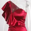 Lässige Kleider, V-Ausschnitt, eine Schulter, gerüscht, in voller Länge, Maxikleid, Satin, Stretch, gepolstert, Burgunderrot, Grün, Abschlussball, Abendparty