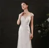 Koronkowa suknia ślubna to cienka i prosta biała światła Fishtail Biała lekka sukienka z koralikami LD5026