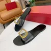 Tasarımcı bayanlar terlik deri moda çok yönlü düz topuk film metal toka gündelik konfor sandaletleri 35-43 yarda kutu