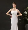 Robe de mariée légère à liaison blanche à perles à la main satin