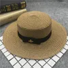 Широкие шляпы летняя женщина праздничные стильные пляжные шляпа соломенная шляпа Золото серебряное солнце защита