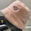 패션 테디 버킷 모자 여성 디자이너 캐주얼 비니 푹신한 생선 모자 겨울 퍼지 모자 럭스 디자이너 버킷 레저 따뜻한 모자 2022