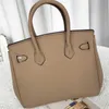 Platinum Hand Hands 2022 New European and American Fashion Trend Classic Lychee Pattern Leather Women's One Counter Messenger