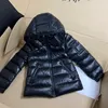 Vêtements de créateurs pour bébé Manteau en duvet Mode La nouvelle automne-hiver classique pour enfants filles courtes polyvalentes à manches longues à capuche Zipper Goose Jacket Vêtements pour enfants