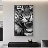 Płótno malowanie czarno -białych okrutnych plakatów artystycznych tygrysów i drukowania skandynawskiego cuadrosa ścienna obraz do salonu bez ramy