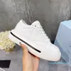 Baskets chaussures printemps et été fond épais couleur pain assorti femmes à lacets haut petit blanc