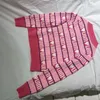 NEUE Damen-Pullover im Herz-Stil, passende Farbe, Designer-Paris, Damenmode, schlicht, lässig, kurze Strickjacken, kurze Länge, rosa, schmal geschnitten, Wollset für Damen