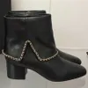 Kvinnor ankelstövlar korta stövlar vinterskor lyxdesigner mitt block häl svart läder rund tå sexig elegant kedja