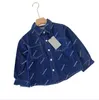 베이비 키즈 셔츠 패션 편지 인쇄 소년을위한 Tshirts gilrs 캐주얼 재킷 긴 슬리브 티 셔츠 디자이너 유니즈슴 의류 1014274