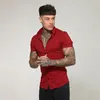 Camicie casual da uomo Moda estiva Slim Fit Bottoni Camicie a maniche corte Uomo Abbigliamento sportivo casual Camicia elegante Camicie a vita bassa maschile Top Abbigliamento fitness 220908