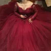 Lässige Kleider, luxuriöses Ballkleid, Quinceanera, Burgunderrot, schulterfrei, lange Ärmel, Spitzenapplikationen, Perlen, Tüll, bauschig, Übergröße, Abschlussballkleid