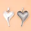 Pendenti di fascini del cuore di colore d'argento antico delle collane del pendente 5pcs/Lot grandi per i monili della collana che fanno gli accessori
