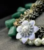 Tour de cou en vrac prix 2014 Design exagéré femmes résine verre pierre fleur brillant couleur or simulé collier de perles