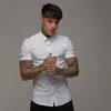 Camicie casual da uomo Moda estiva Slim Fit Bottoni Camicie a maniche corte Uomo Abbigliamento sportivo casual Camicia elegante Camicie a vita bassa maschile Top Abbigliamento fitness 220908