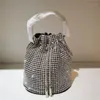 Вечерние сумки металлический цвет искусственное бриллиантовое ведро сумки с муфтом с муфтом с сети с поперечным телом сияющий роскошь для женщины