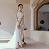 Spetsbröllopsklänning Boho -stil rygglös rygglös retro liten släpande ljus LD8018