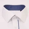 남성용 캐주얼 셔츠 남성 대비 격자 무늬 파이핑 긴 소매 흰 셔츠 주머니없는 디자인 스마트 표준 적합 품질면 L220907