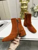 Womens Fashion Nubuck Leather Canle Boots Women Lux Designer Round Toe Low Block Heel-Boot مع أجهزة ذهبية