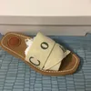 Woody Flat Mule Tofflor Designer Dam Slides Sandaler Utomhusmode Beach Slipper Skor Storlek 35-42