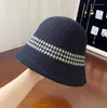 Berets Marke High-End-Wollschüssel Hut Frauen Herbst und Winter Allgleiches japanischer Retro-Strickfischer, um die Gesichtsform zu ändern