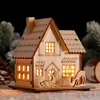 Andra evenemangsfest levererar Diy Natural Woods Hängande timmerstuga med varma LED -lampor Julprydnader trä glödande slottlampa år gåvor barn leksaker 220908