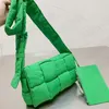 Tasarımcı Çantalar Kış Sonbahar Moda Trendi Tofu Ekose Dokuma Omuz Çantaları Naylon Puffer Kapitone Crossbody Çantalar S Çöp Tutucu Pamuk Yastıklı
