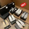 2022 Canvas-Schuhe Damenschuhe Flats 100 % Leder Luxe Cap Toe Quilting Reines Handnähen Damen-Luxushoch
