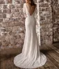 Abito da sposa unico a sirena in pizzo pieno con scollo a V profondo scollo a V manica corta aperto sul retro Abiti da sposa realizzati su misura