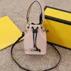 Designer tassen Multicolor mini -bucket Bag Fashion dames lederen handtas portemonnee letter metalen decoratie trekkoord schouder crossbody tassen t