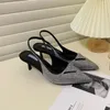 Sexy sandalen voor dames modeontwerper High Heels Crystal Hot Drill Jurk Slippers puntige jelly kleur bruiloft zomer plat leer dik zool rubber 35-40