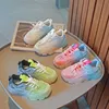 Sneakers barn mesh pojkar andas coola sport flickor natt noctilucent klumpig baby mjuk ljus 220909