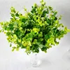 Faux Floral Greenery 10 pcsparty 7 Ramas Hierba de eucalipto Verde Plástico Artificial Hojas grandes Planta para el hogar Decoración de la boda J220906