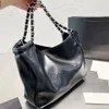 designer tassen leer Zachte tassen Zilver Metaal Hardware Matelasse Ketting Hobo tas Grote capaciteit Zwart Wit Tote Design Handtas Vinatge zak